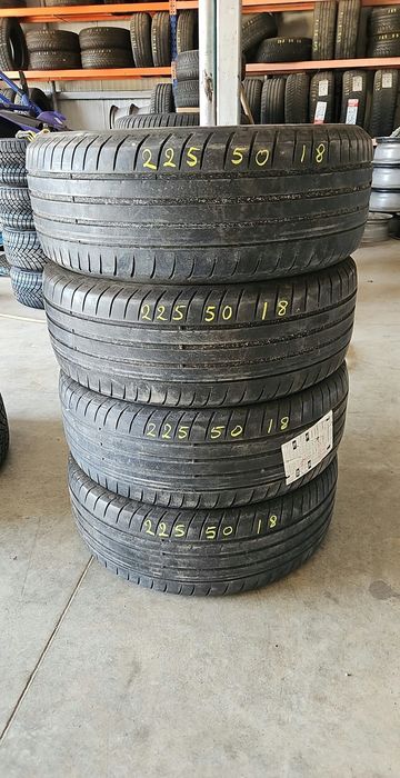 225/50/18 цола. Good year.