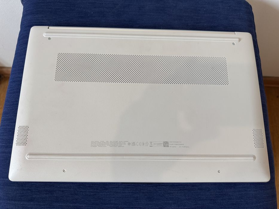 Laptop HP 15 | AMD Ryzen 5 7520U, 16GB DDR5 5500MHz, 512GB NVMe SSD, Autonomie peste 12 ore | Ca Nou, Garanție 1 an