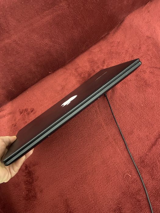 Laptop state foarte buna foarte putin folosit