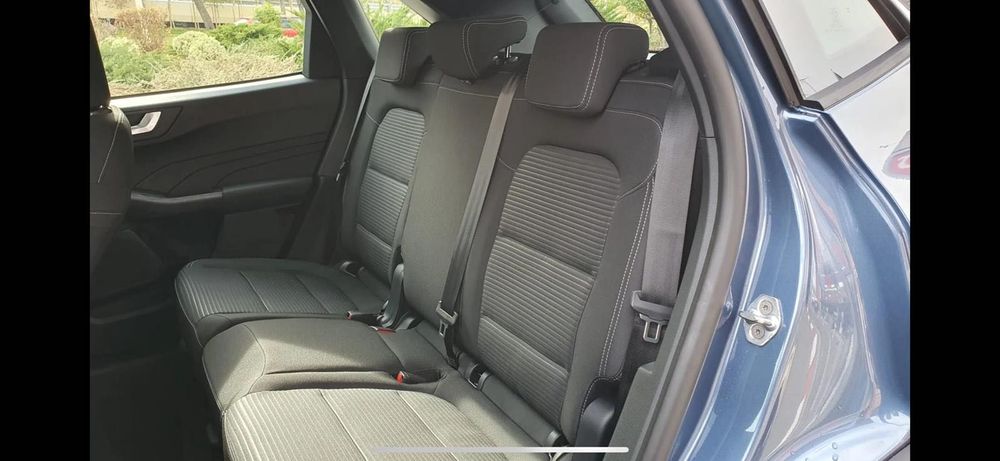 Vând Ford Kuga 5 usi Titanium 2.5 Duratec FHEV 190 CP AT AWD