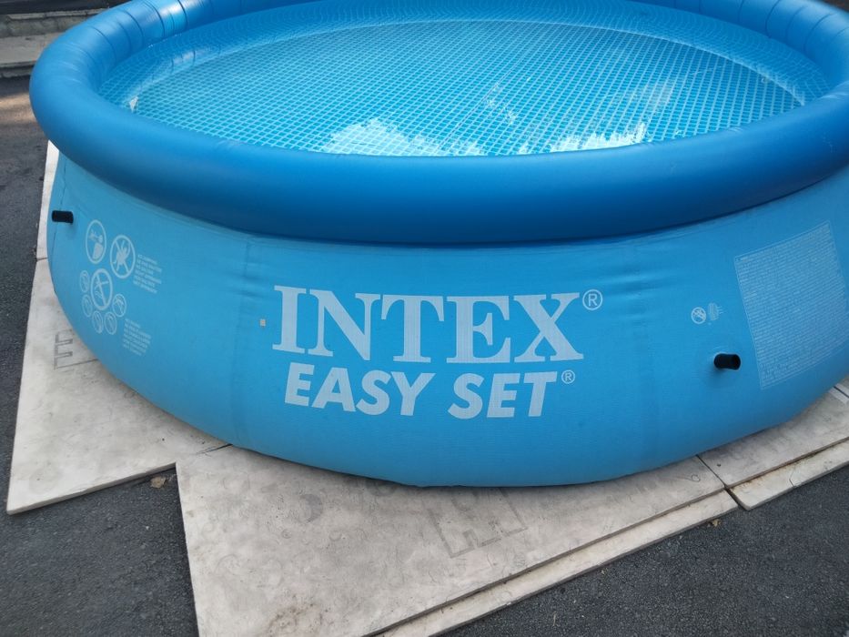 Продам бассейн б/у для дома или дачима или дачи