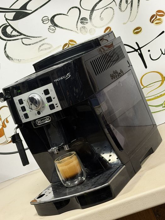 Кафемашина кафе автомат delonghi magnifica S с гаранция
