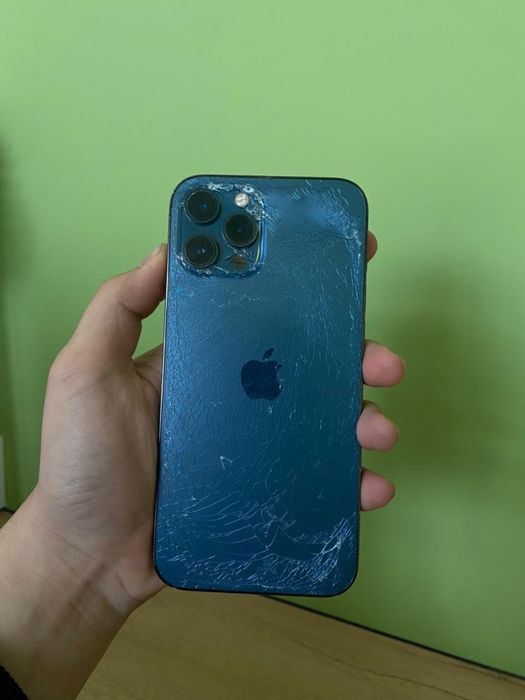 Продам Айфон 12 про макс