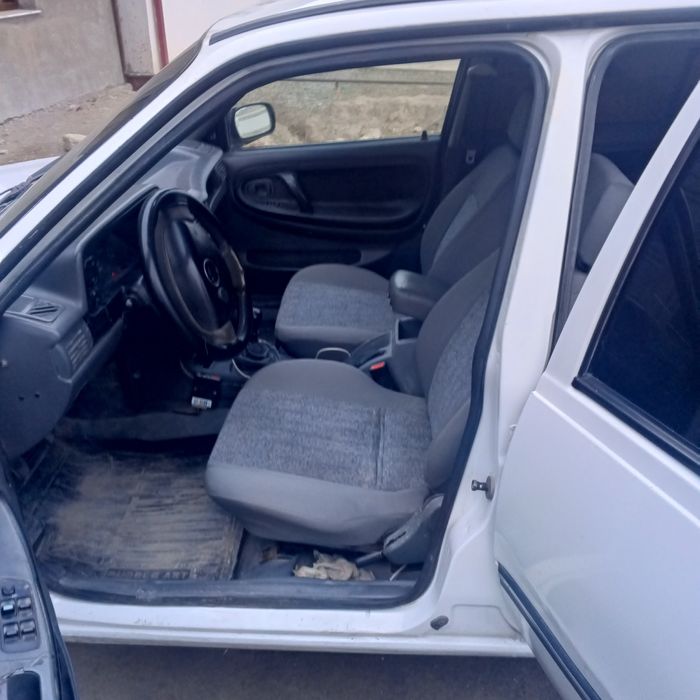 Nexiya 1 2007 sotiladi mashina zor narxini kelishamiz