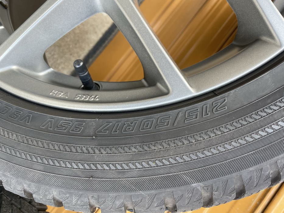 Джанти с гуми зимни 17 цола за волво