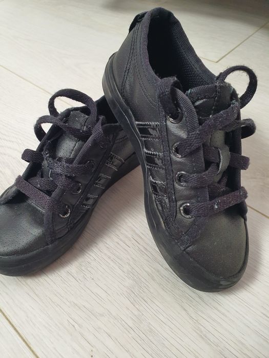 Adidasi Adidas marime 29