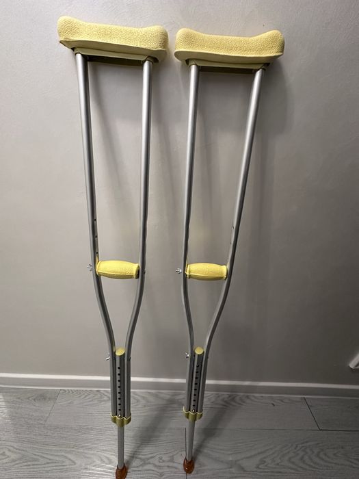 Костыли, qoʻltiqtayoqlar yangi 100 ming