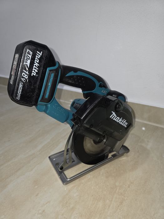 Fierastrau circular pentru metal Makita DCS 552