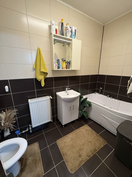 Vand apartament 3 camere Stefanesti