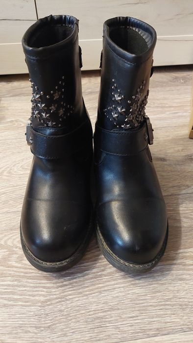 Продаю женские ботинки, размер 36