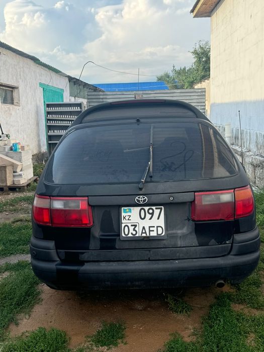 Продам машину Toyota Caldina