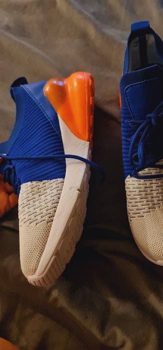 Adidasi unisex foarte usori