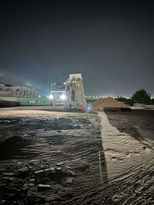 Песок(мытый,топан),щебень,