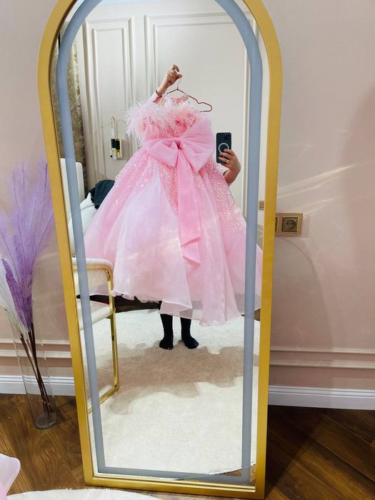 Нарядное платье для девочек.