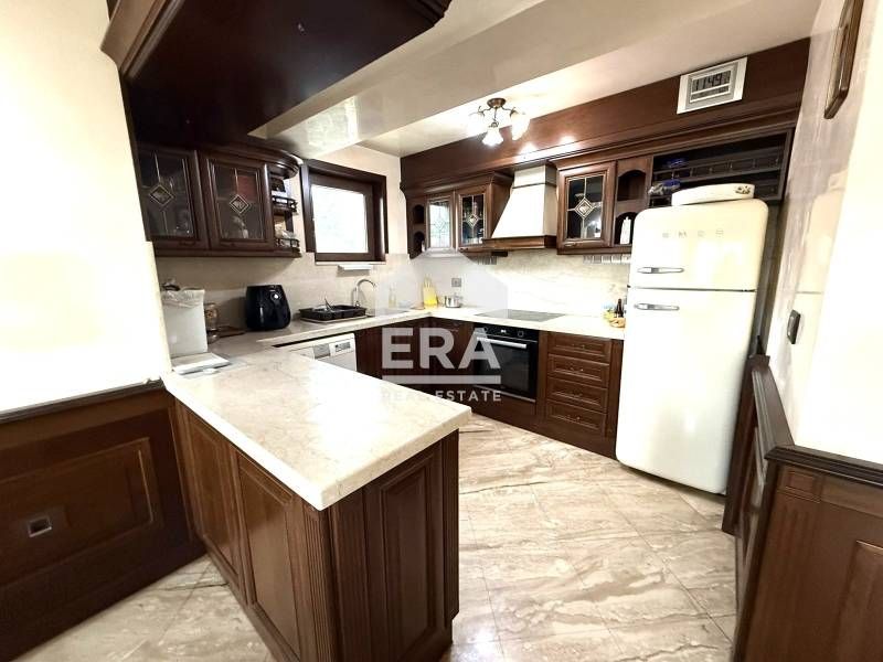 Продава се Къща в к.к. Св.Св. Константин и Елена - 753 кв.м за 1253 €/кв.м - Снимка #2