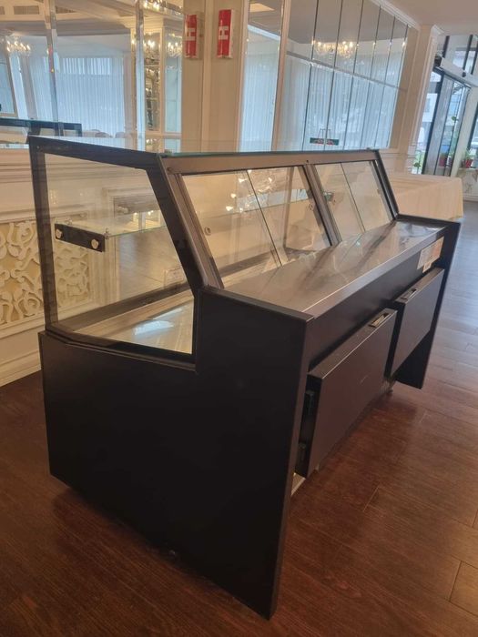 Vitrina friforifica cu iluminare LED și 1 raft