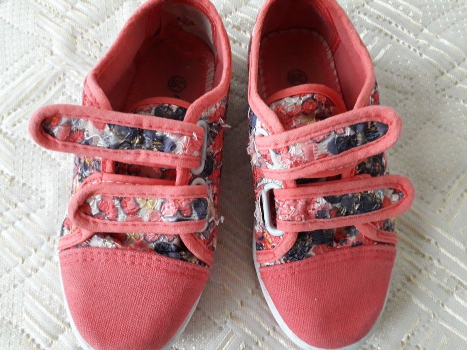 Гуменки за момиче номер 29