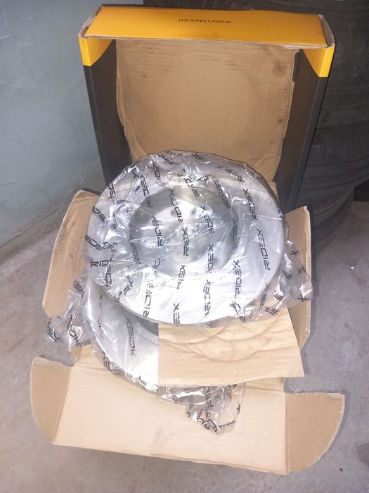 Set 2 discuri frana spate ptr Volswagen Golf 6 ... etc.