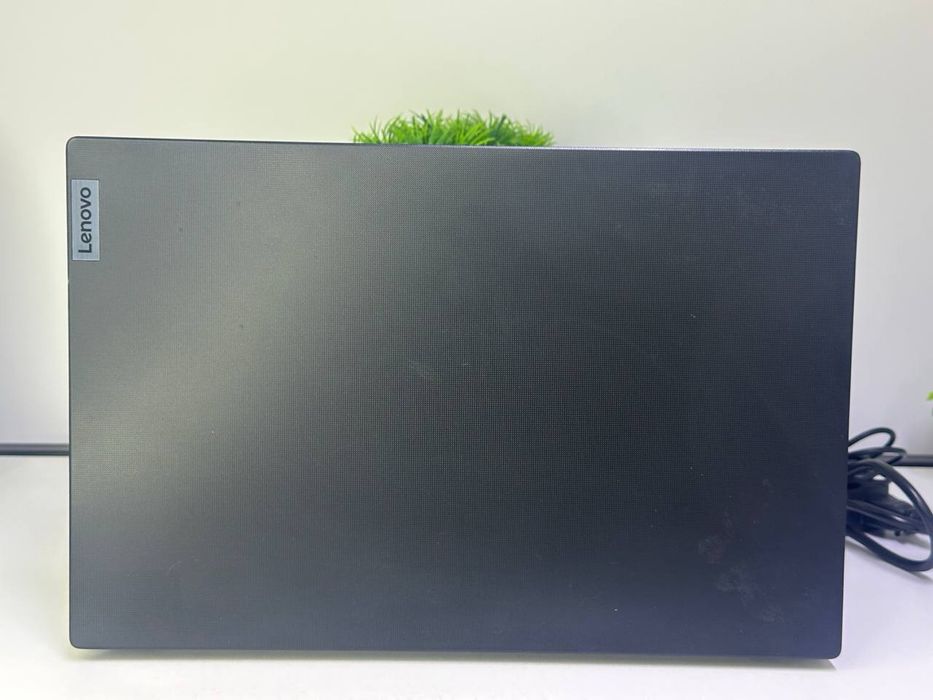 Ноутбук Lenovo AMD Ryzen  5-7520U