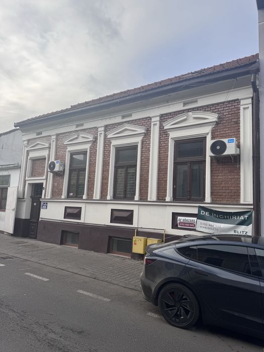 Apartament cu 8 camere de vanzare, ULTRACENTRAL