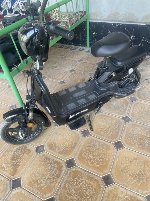 Skuter elektro sotiladi