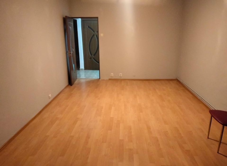 Inchiriez apartament zona Faget