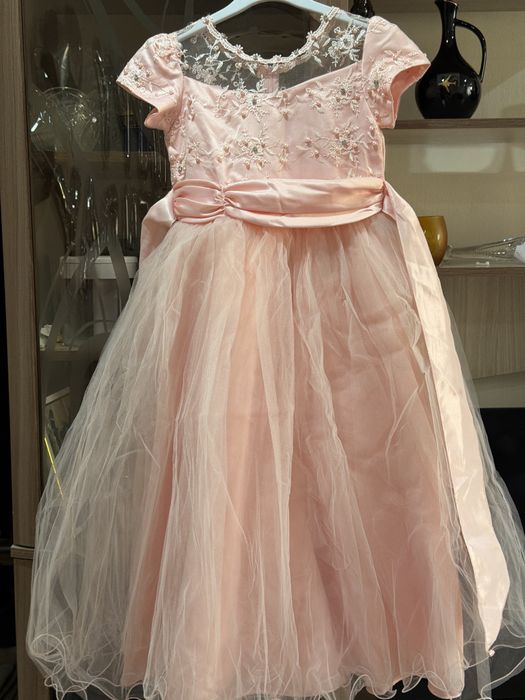 Продам платье для девочек