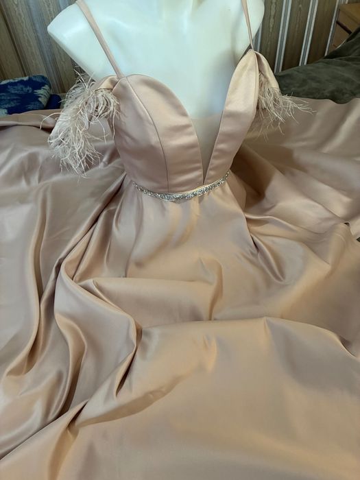 Официална рокля размер - М