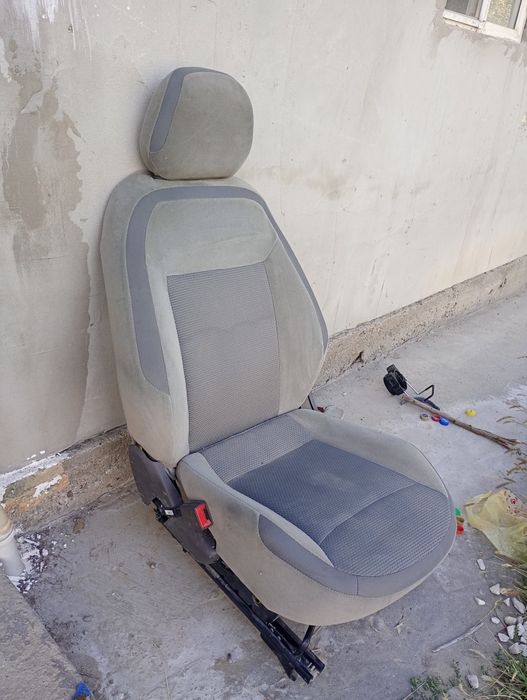 Продам автосиденье (автокресло)