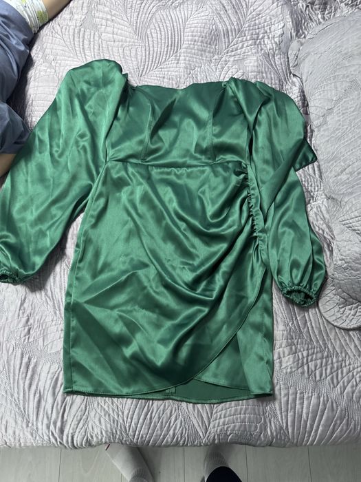 Платье зеленое  миди