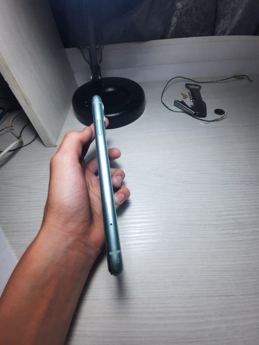 Продам айфон 11