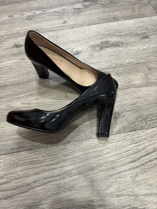 Продам туфли женские