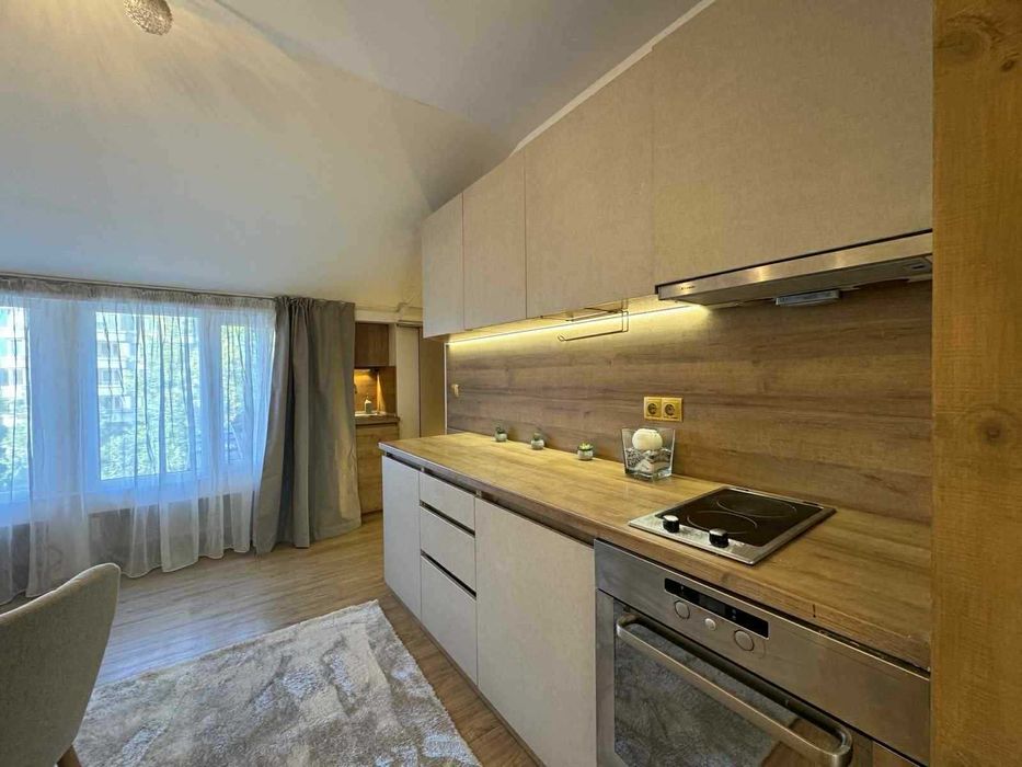 Дава се под наем Тристаен апартамент в София, Център - 80 кв.м за 850 € - Снимка #3