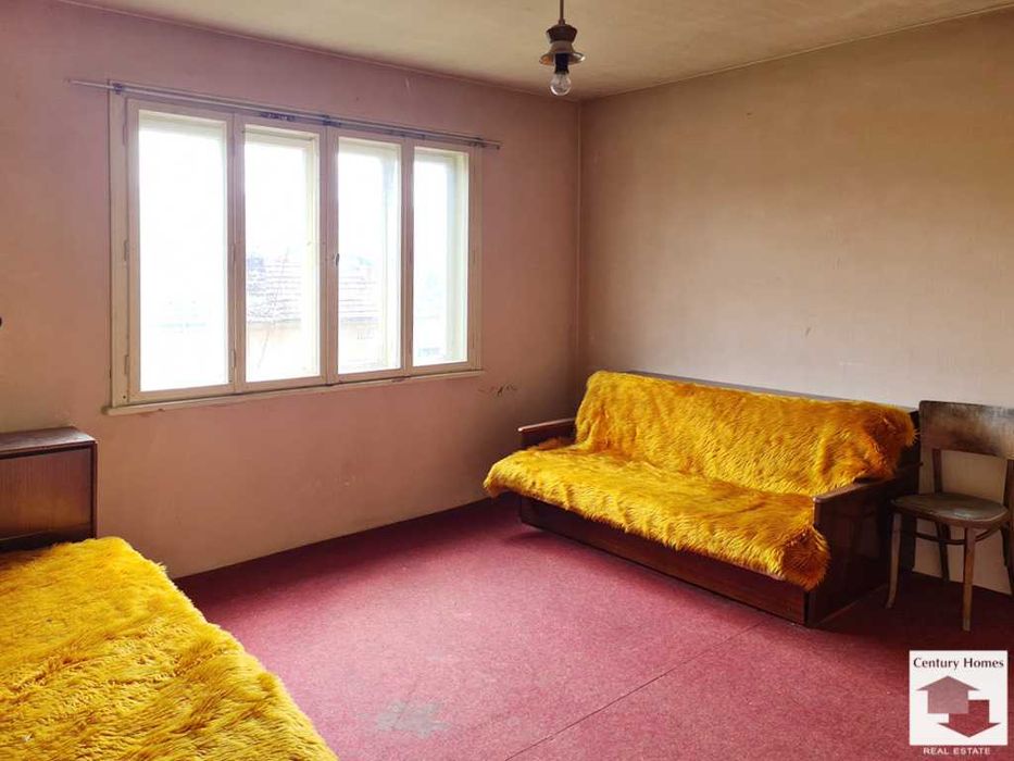 160027 Просторна къща в с. Бяла река, на 45 км от Велико Търново