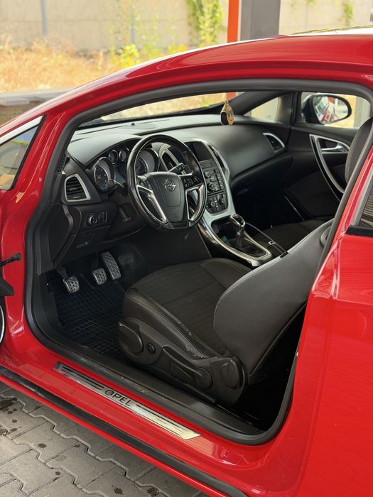 Opel Astra J Gtc 1.7 CDTI