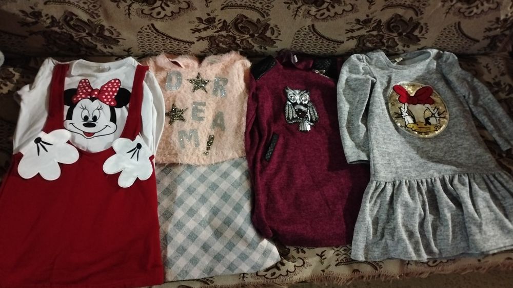Детские платья. На девочку 4-6 лет