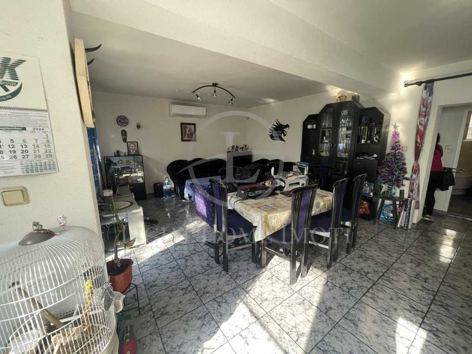 Продава се Тристаен апартамент в Пловдив, Кючук Париж - 120 кв.м за 1209 €/кв.м - Снимка #2