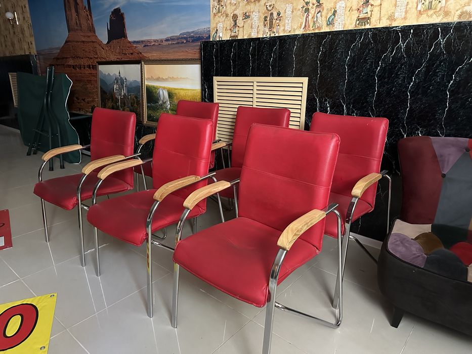 Продам кожанный диван углавой