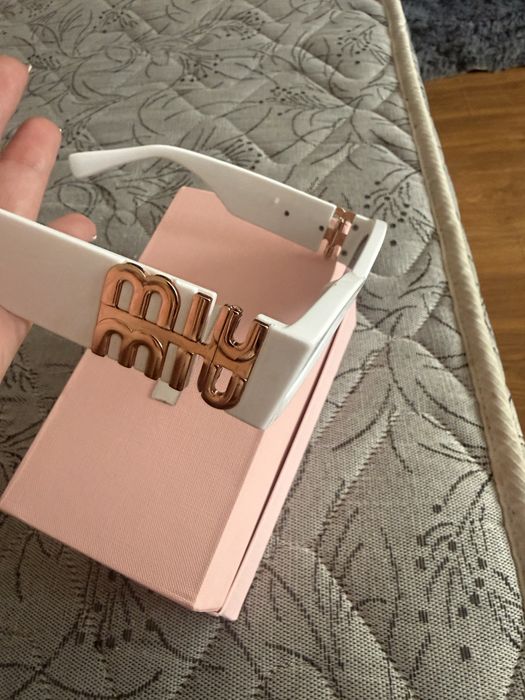 miu miu очила нови