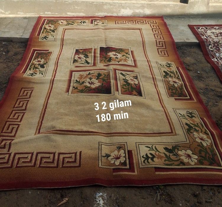 Gilamlar sotiladi 350 min 180 min