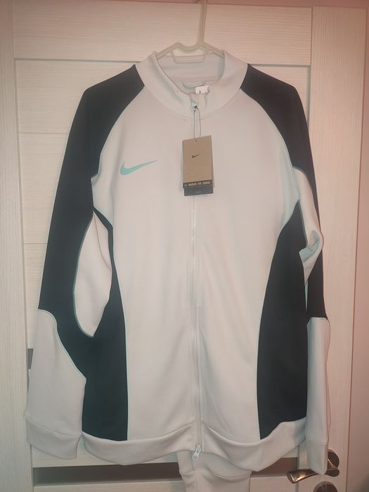 Чисто нов анцунг Nike!