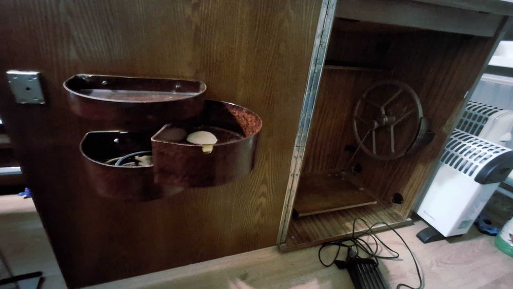 Шевна машина Union в шкаф, крачна и с мотор