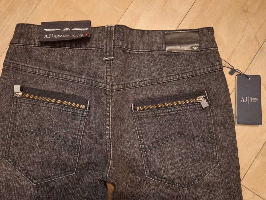 Blugi dama Armani Jeans noi , cu eticheta