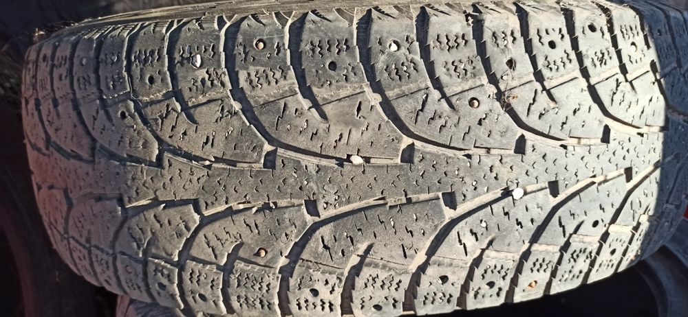 Шины зимние комплект