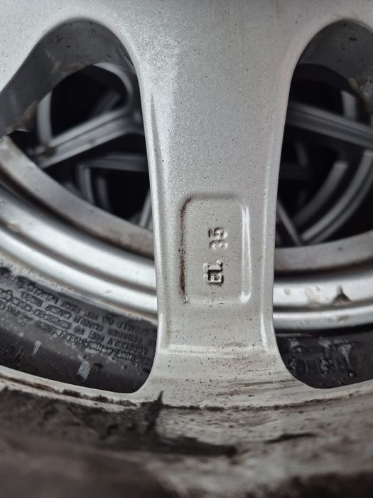 Cauciucuri   235/65/17 cu jenti aliaj 17"
