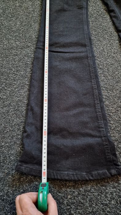 Jeansi evazati, Pull&bear