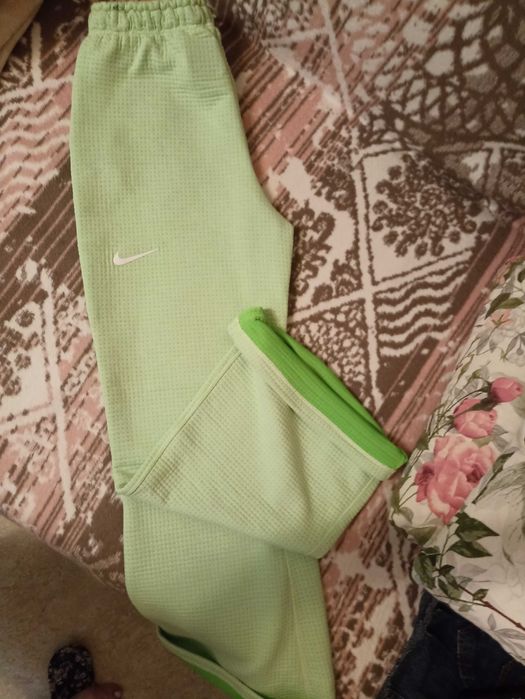 Брюки женские спортивные