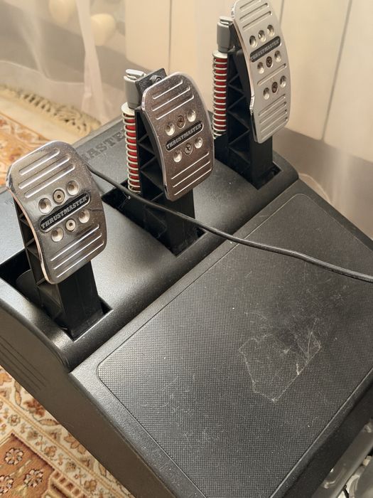 Симрейс симулятор в сборе thrustmaster 300 + playseat