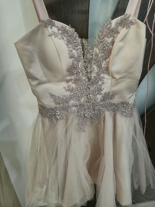 Бална рокляяя...