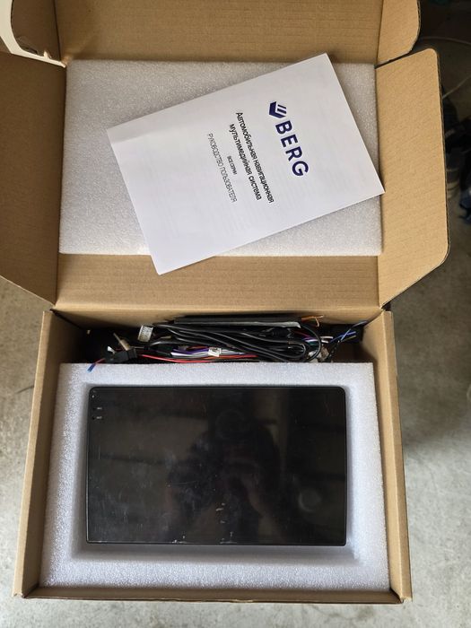 Продаётся авто магнитола BERG
